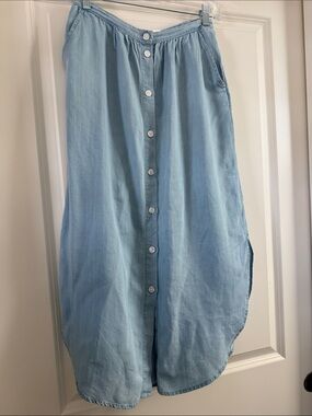 Chelsea & Theodore Light Blue Button-Down Midi Skirt